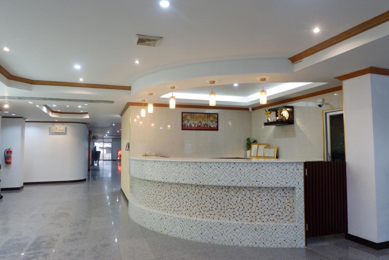 Auychai Grand Hotel Lang Suan Dış mekan fotoğraf