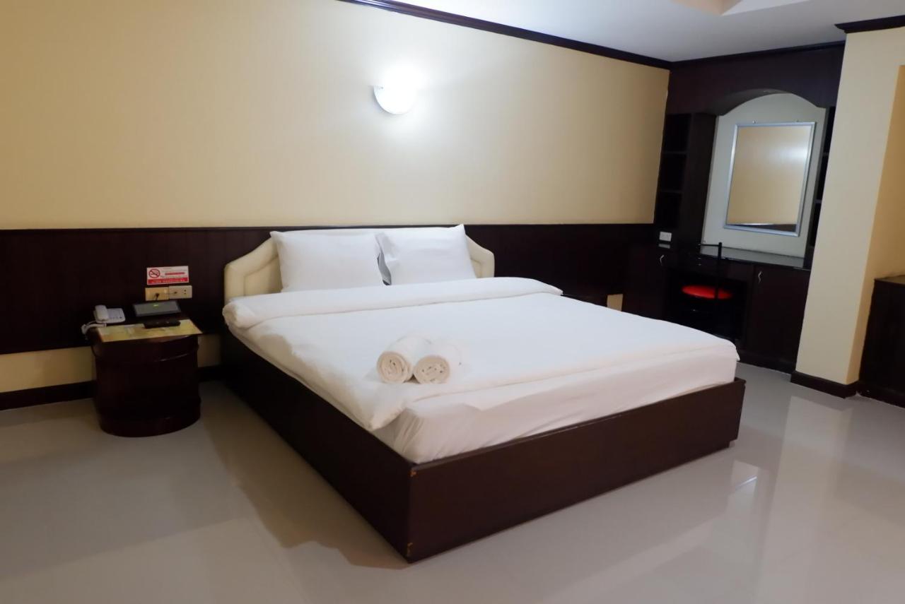 Auychai Grand Hotel Lang Suan Dış mekan fotoğraf