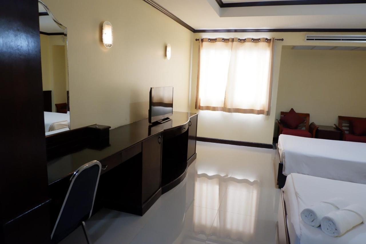 Auychai Grand Hotel Lang Suan Dış mekan fotoğraf