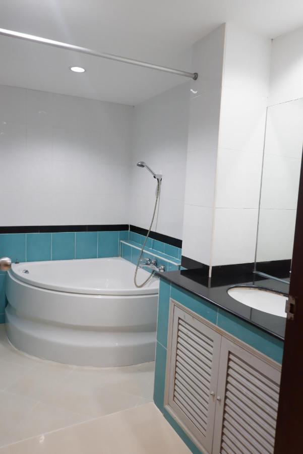 Auychai Grand Hotel Lang Suan Dış mekan fotoğraf