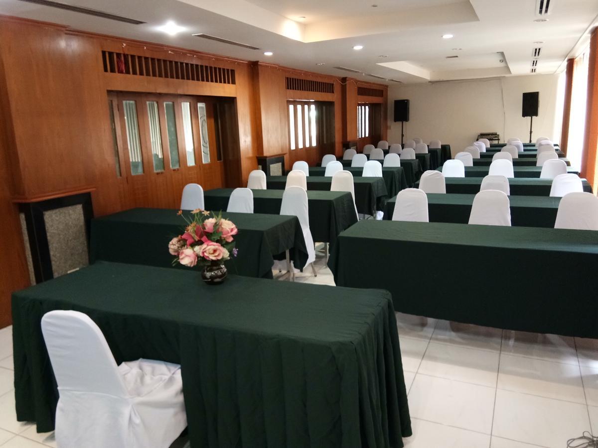 Auychai Grand Hotel Lang Suan Dış mekan fotoğraf