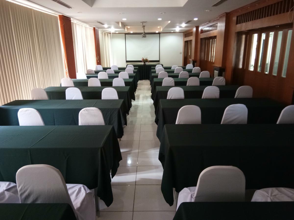 Auychai Grand Hotel Lang Suan Dış mekan fotoğraf